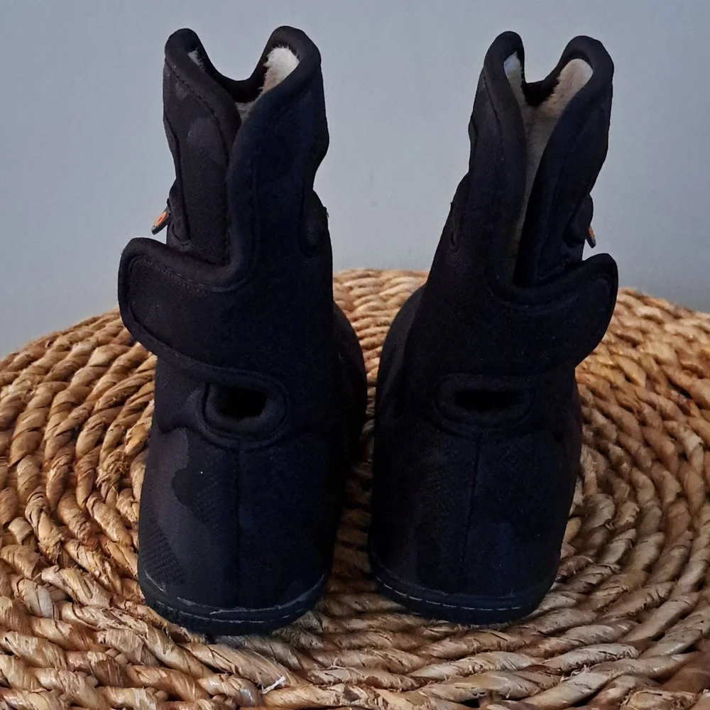 BOGS Youth Toddler Baby BOGS Pull On Waterproof/Insulated Black Print Boots S-10